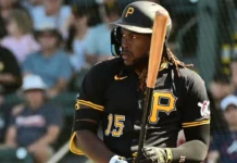 Oneil Cruz asusta a lanzadores y fascina a migrantes latinos en MLB Oneil Cruz bateando en la MLB, mostrando su potencia y generando emoción entre migrantes latinos en el exterior