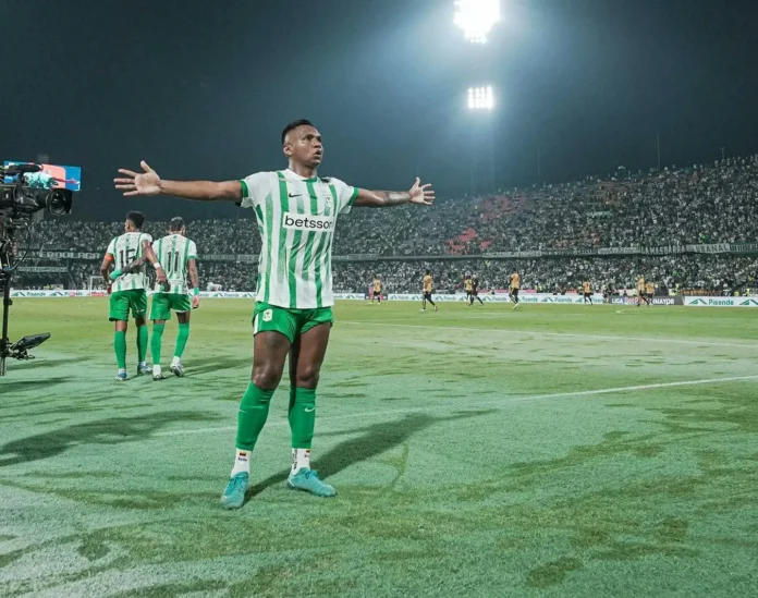 Alfredo Morelos en Atlético Nacional demostrando calma durante conferencia en Cali