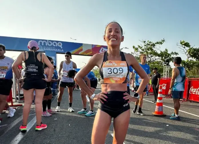 Atletas colombianos entrenando antes de una competencia – preparación física responsable