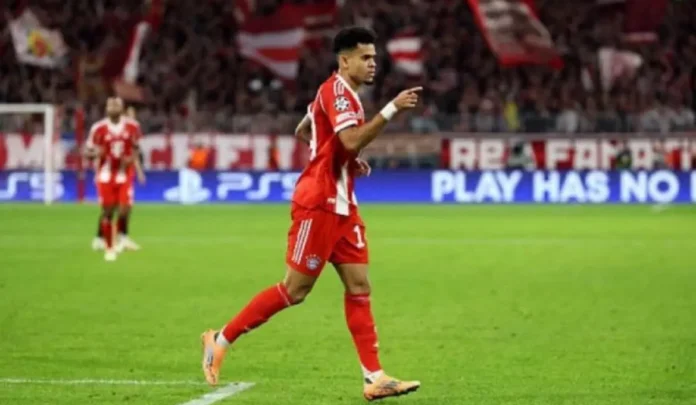 Luis Díaz celebra triplete con Bayern Múnich en Bundesliga