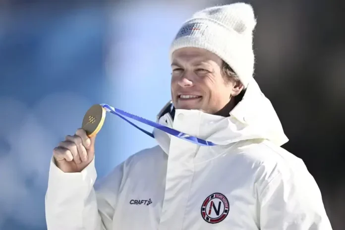 Johannes Klaebo celebra oro olímpico Milán-Cortina 2026