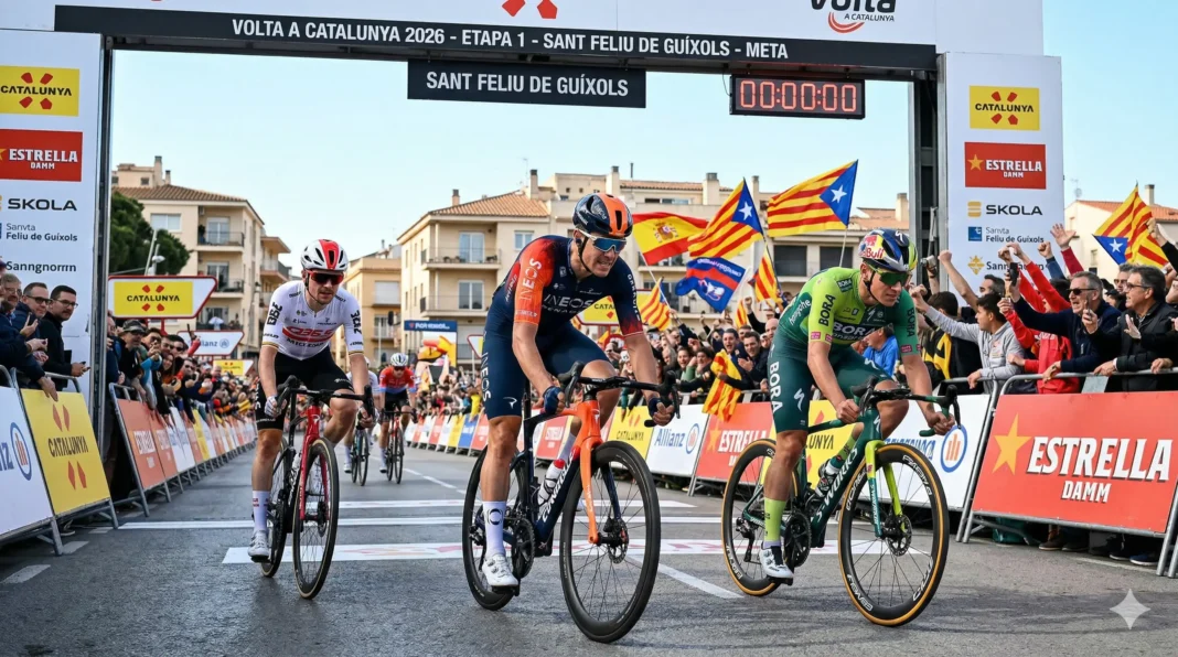 Dorian Godon del INEOS Grenadiers vence a Remco Evenepoel en el sprint de la Clasificación Etapa 1 Volta a Catalunya 2026.