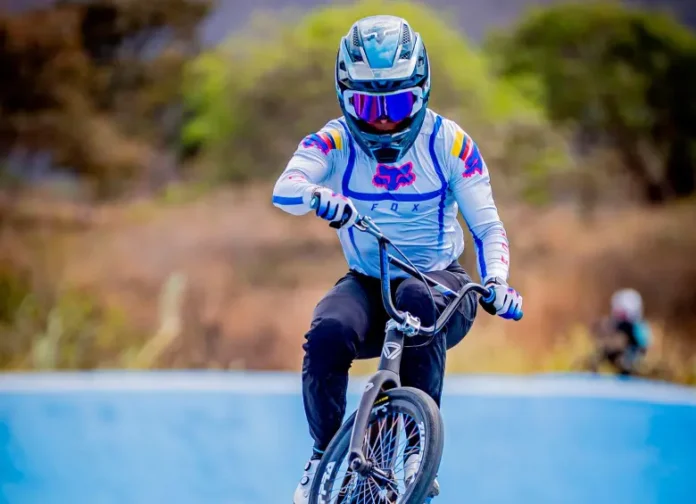 Diego Arboleda en el podio tras ganar el Centroamericano de BMX en Guatemala 2026.