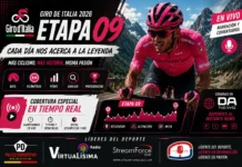 Giro de Italia 2026 etapa 9: Resultados, Tiempos y Clasificación Jonas Vingegaard celebrando en solitario con los brazos en alto tras ganar la etapa 9 del Giro de Italia 2026 en la cima de Corno alle Scale.
