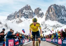 Curiosidades Giro d’Italia 2026: Datos del Recorrido y Favoritos. Jonas Vingegaard ciclista danés ascendiendo el Passo Giau durante la etapa reina del Giro d'Italia 2026.