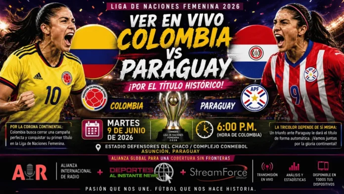 Escudo de la Selección Colombia Femenina junto a los rótulos de transmisión oficial de AIR, Deportes al Instante News y StreamForce 360 sobre un fondo de estadio de fútbol
