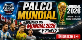 Hablemos del Mundial y Punto Fútbol Análisis El periodista Daniel Quevedo dirigiendo el debate de televisión deportiva frente a una pantalla interactiva con el logo de Hablemos del Mundial y Punto